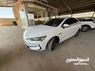  18 BYD QIN PLUS 2022  لون أبيض لؤلؤي مستعمل بحال الوكالة