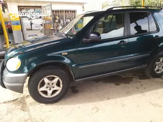  2 مرسيدس ML320 موديل. 2000