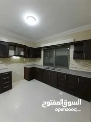  19 للايجار شقه مميزه سوبر ديلوكس تتكون من3نوم مع الماستر2حمامات صاله صالون مطبخ بلكون والموقع بالتفاصيل