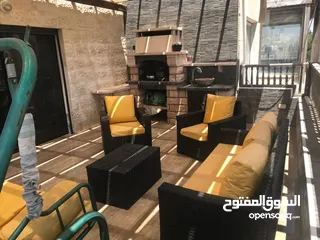  24 شقة للبيع طابق اخير مع روف الرابيه 280 م بسعر مغري عمر البناء 4 سنوات