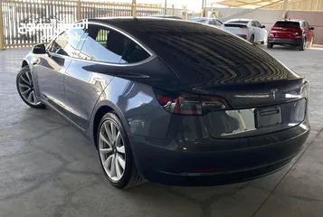  27 Tesla Model 3 Long Range (Autoscore B+ ) 2019