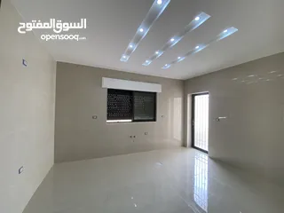  3 شقة مميزة 200م  في شفا بدران