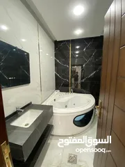  11 شقه مميزه للبيع 220 م دوار الثقافة طابق رابع تشطيبات فندقيه
