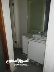  7 للبيع شقة في عمان الدوار الرابع شارع الخالدي الطبي تصلح لكافة الاستثمارات الطبية والتجارية موقع حيوي