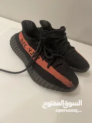  2 Addias yeezies 350