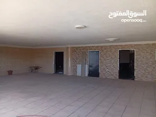  28 فيلا للبيع