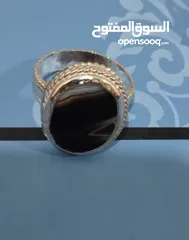  1 عقيق معروف طبعا