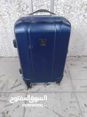  4 شنطة سفر بحالة ممتازة نوعها بولو