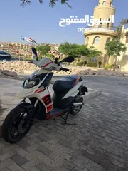  2 سكوتر ابريليا 150 cc