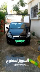  1 اوبل كورسا بحالة جيدة ، اقتصادية . البودي نظيف وداخل السيارة ايضا بحالة جيدة.