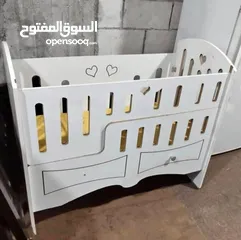  2 سرير  بيبي مستعمل  لون ابيض...