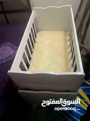  1 سرير اطفال