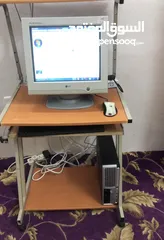 9 كمبيوتر مكتبي مع الطابعات والطاوله