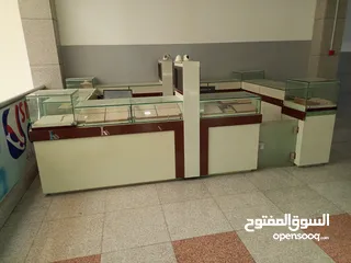  6 ديكور محل مستعمل للبيع بحاله جيده للبيع
