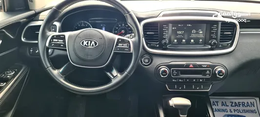  12 Kia seranto