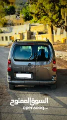  5 بيجو بارتنر تيبي  Blue HDi يد أولى  فحص نخب  سيارة مميزة ونظيفة  تنازل فوري عند الدفع كاش