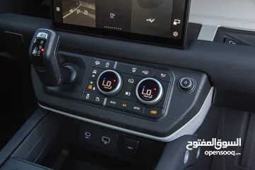 23 Land Rover Defender 2022 Gasoline Black edition