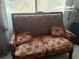 3 طقم كنبايات وطاولة سفره و طاولة وسط وخزانة كورنر كامل