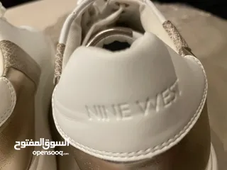 17 بوتين جداد مقاس 39 من ماركة Nine West