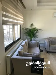  26 شقة طابق اخير مع روف في منطقة النخيل للبيع