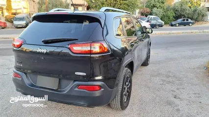  7 جيب شيروكي 2015 sport & Black Edition  كرت ابيض ماتور اقتصادي