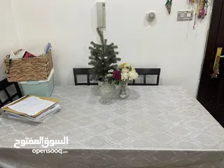  1 طاوله للتبرع للمحتاج