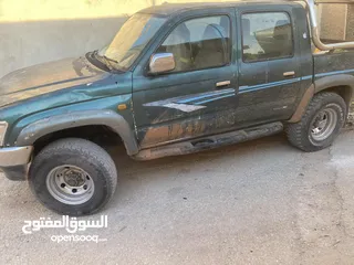  4 تويوتا هايلوكس