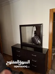  1 غرفة النوم ماستر مستعمل قيل بحالة جيدة بدون خزانة