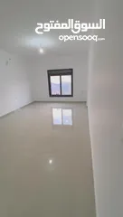  25 شقة للبيع في بيتونيا بالقرب من مسجد سيف الدين تشطيب سوبر ديلوكس حديثة البناء  مساحة الشقة 200 م صافي