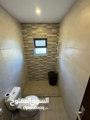  21 شقه ارضيه مع تراس مفروشه لايجار للعائلات فقد