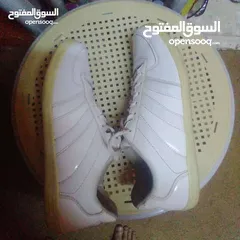  3 شوزات ماركات عالميه،،،،