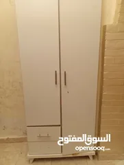  1 خزانة أطفال درفتين فورومايكا بحالة ممتازة
