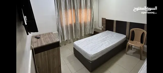  7 استديو مفروش للايجار، جبيهة شارع البوابه الشماليه للجامعه الاردنية بجانب من جامعة الأميرة سمية