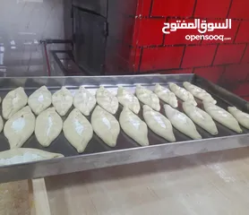  1 محل معجنات او العده للبيع
