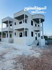  4 ڤيلا للبيع بسعر ممتاز