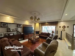  3 فيلا للبيع الكرسي