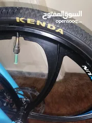  9 بسكليت جنط 26 لون ازرق قابل للطوي بحاله الوكاله ولا خدش مع الكفاله 1 سنه إقرأ الوصف bike