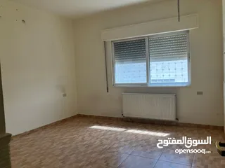  2 شقة فارغة - دير غبار - 3نوم 1ماستر - 200م - بلكونتين بإطلالــــه مميزة - قرب الخدمات - موقع هادئ