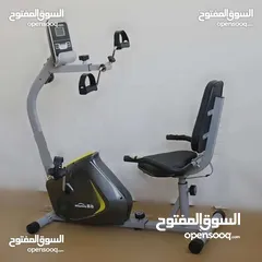  1 جهاز دراجة مع مسند ظهر مخصص لكبار السن بتحمل اوزان عاليه