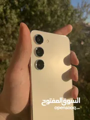  21 سامسونج اس 23 عادي 128 جيجا 8 جيجا رام جهاز بالنايلون ولا ربع خدش شريحتين فعليات