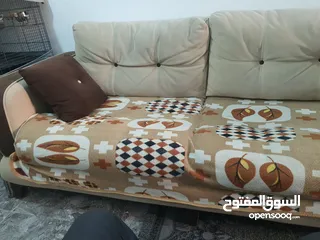  6 طقم كنب 7 مقاعد فاخر بحالة ممتازة خشب زان
