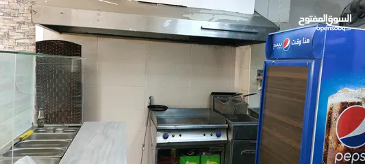  3 مطعم  بيتزا ومناقيش وسناكات للبيع في منطقة شفا