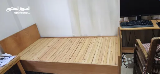  5 مكتبة +3 تخوت