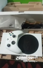  4 xbox series s الجهاز نظيف بحالة الجديد ومعه جميع اغراضه ،، تم استخدامه فترة قليلة وربي يباركلك فيه