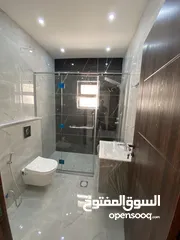  8 شقة مميزة 200م  في شفا بدران