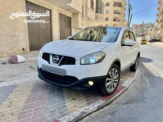  1 نيسان قشقاي بلس 2  اوتمات 2013 4*4 ست كراسي بحالة الوكالة فل اضافات