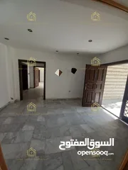  15 شقة ارضية من فيلا مع ترسات خلدا