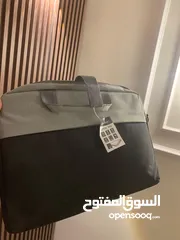  15 شاشة كبيرة جدا Macbook pro 16 inch  (شبه جديد مع كرتونة) شاحن جديد من ابل ومكفول بسعر مغري جدا