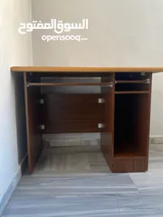  1 مكتب لون خشبي