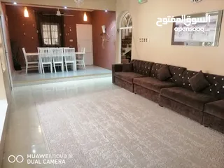  18 منزل للبيع في العامرات مدينة النهضه 11/1 الجفينه بالقرب من مسجد الإمام جابر بن زيد